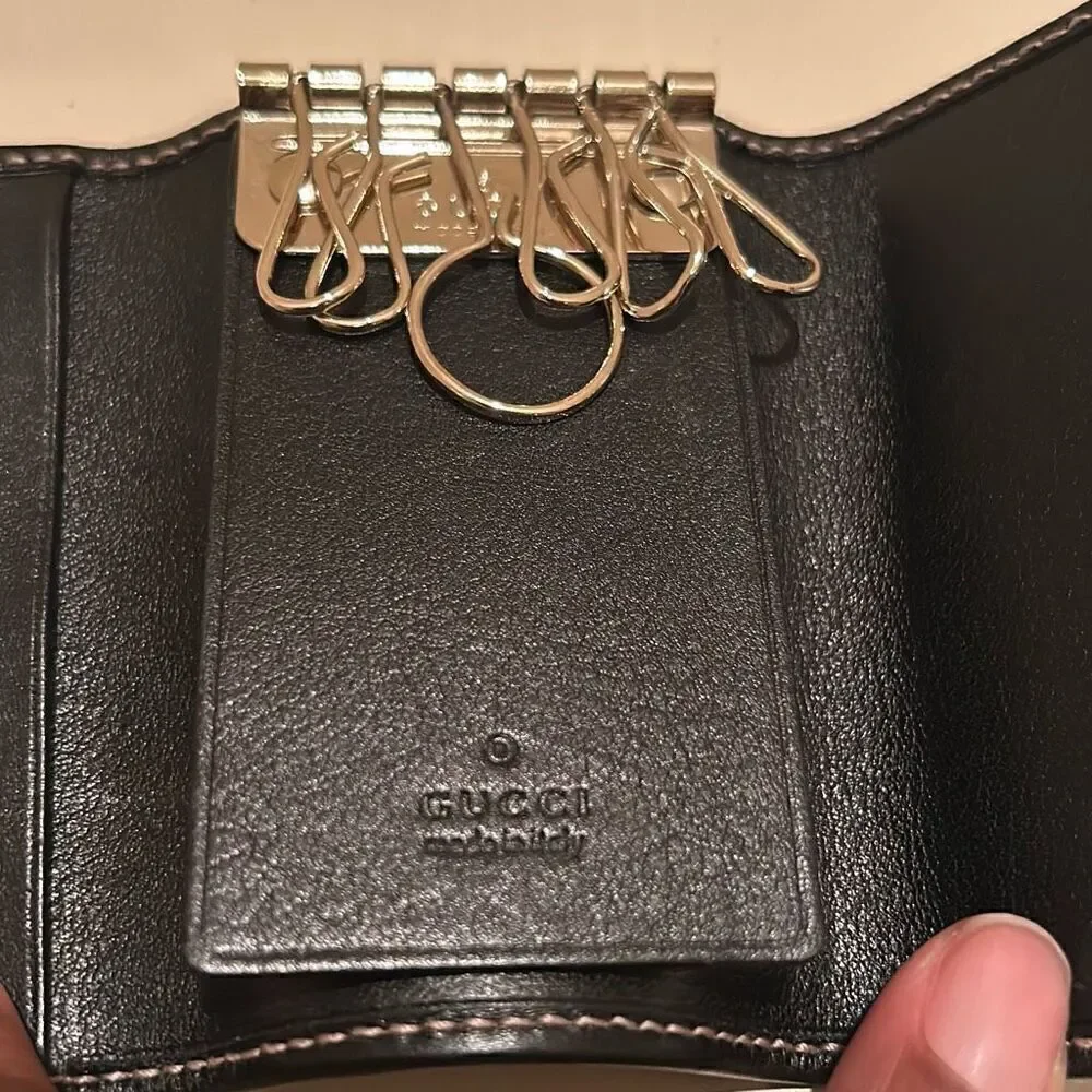 Gucci Foldover Key Holder Card Case Black Leather Script Logo Luxury Minimalist